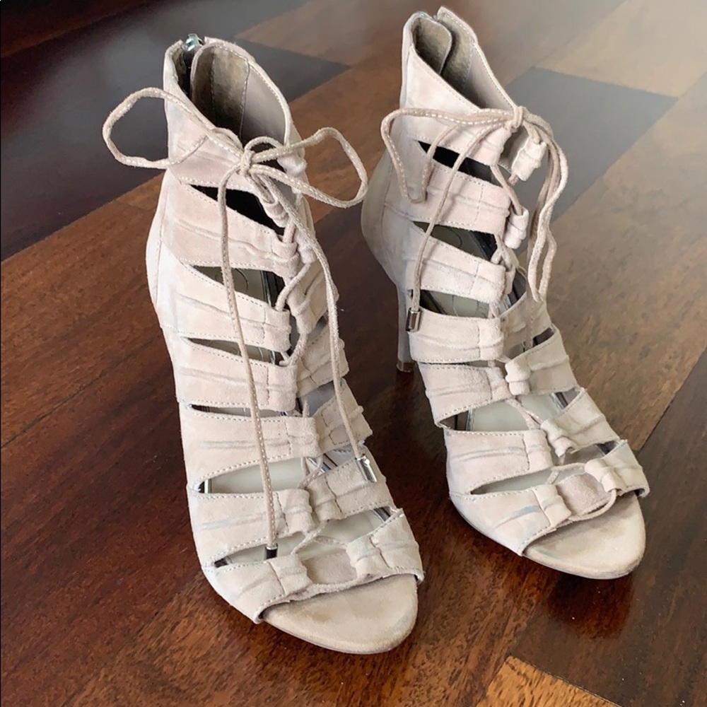 Jessica Simpson heels